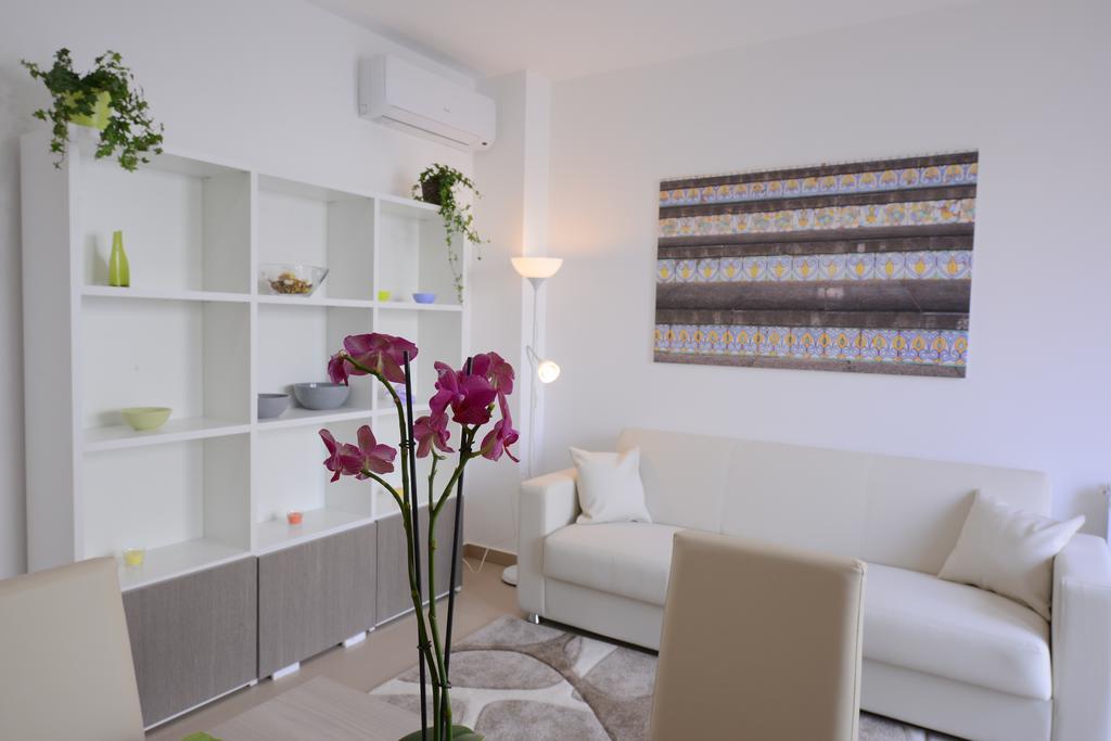 Residence Rapisardi By Receptio Κατάνια Δωμάτιο φωτογραφία